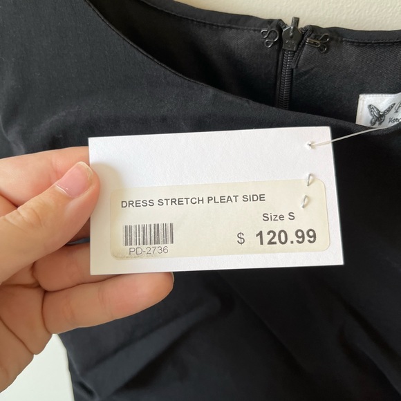 NWT fitted ruched mid length dress! - Picture 3 of 4